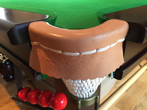 Snooker table pocket